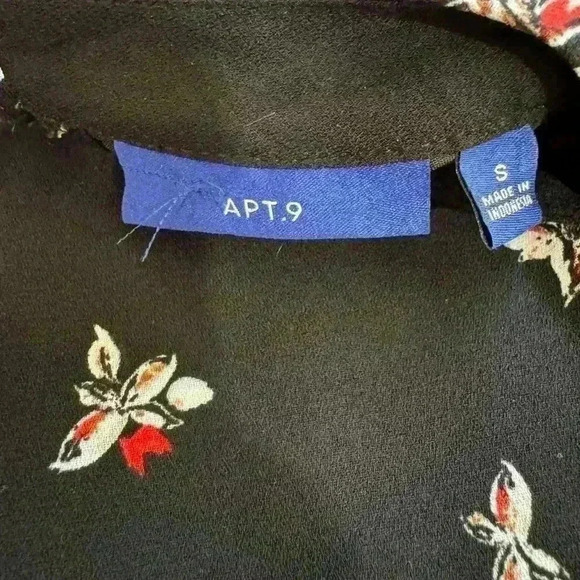 Apt‎ 9 Dress Size Large  Black Floral With Ruffle Detail -Size Small - Picture 2 of 4